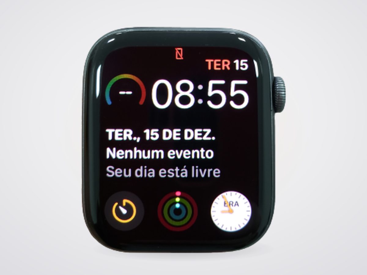 Apple Watch depois do reparo na GoldFix, com a tela impecável